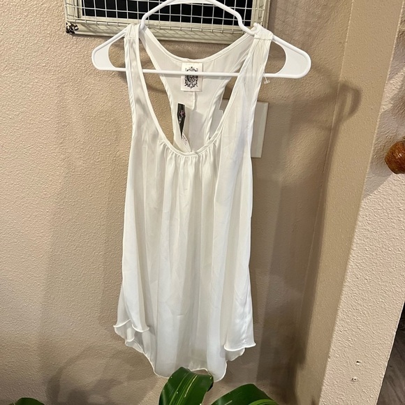 𝅺BELLA B white tank top - Picture 1 of 7